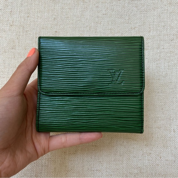 Louis Vuitton Green Epi Elise Wallet - Picture 1 of 11